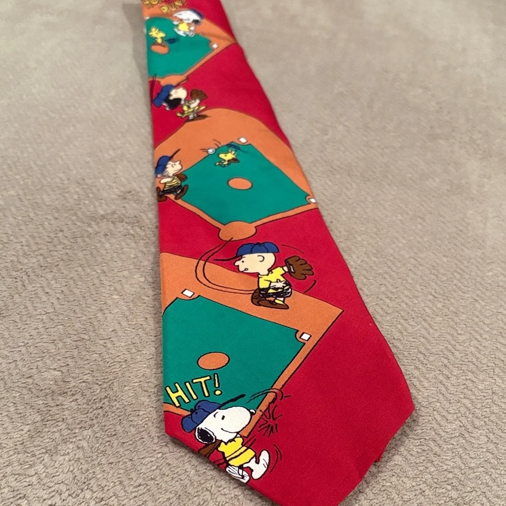 Peanuts Baseball Tie